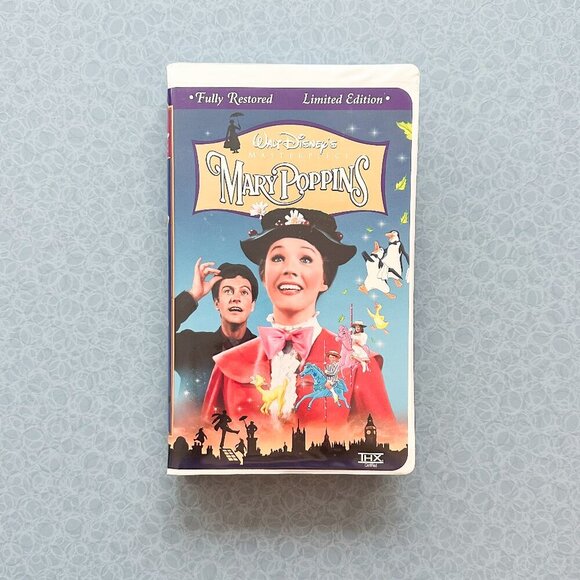 Mary Poppins VHS w/ Booklet & Inserts | Disney Masterpiece | 1990s - Picture 1 of 9